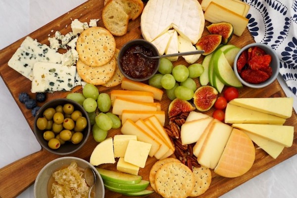 How to make a cheese plate