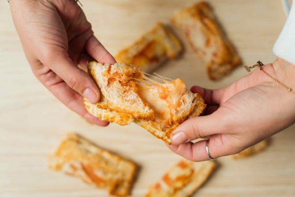 Crispy air fryer cheese pizza pockets with melted Canadian cheese, golden crust, ready in minutes.