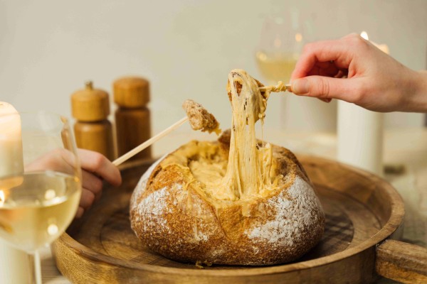 fondue dans une miche de pain
