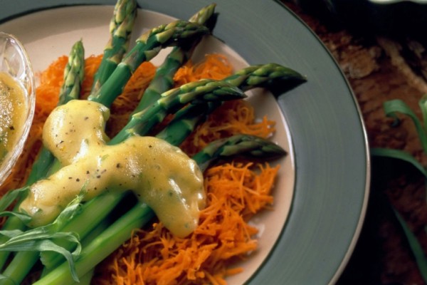 asparagus with tarragon and maple butter