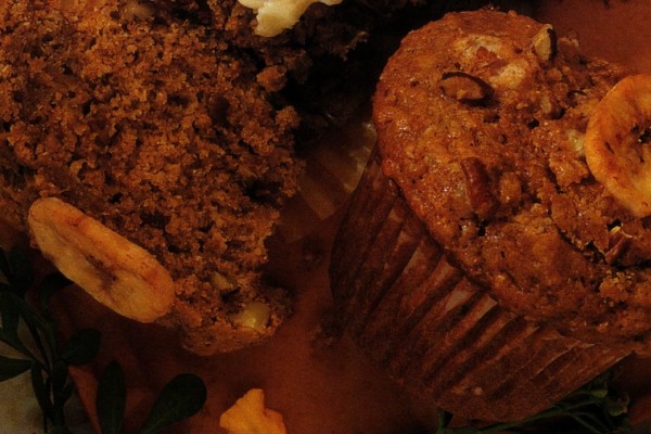 banana wheat muffins