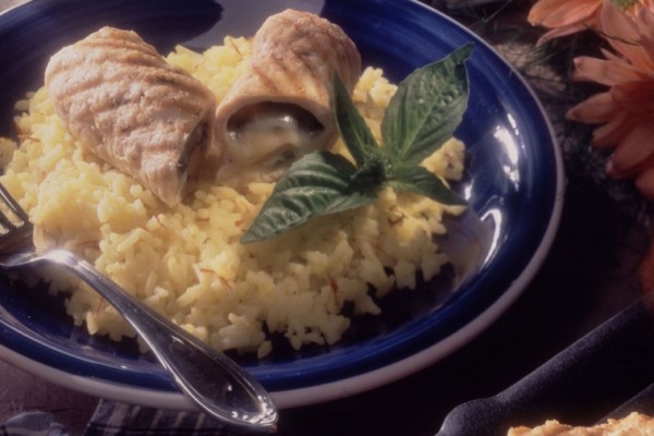 basil and gruyere chicken paupiettes