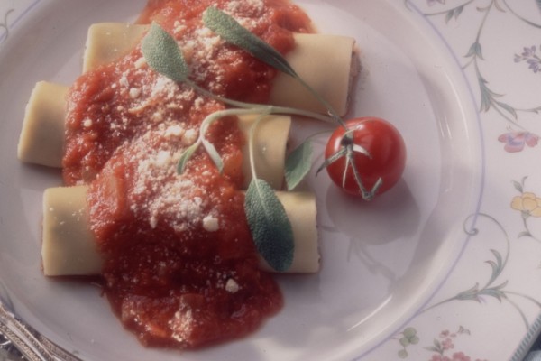 cream cheese and walnut cannelloni