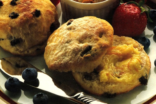 currant tea biscuits with orange honey butter