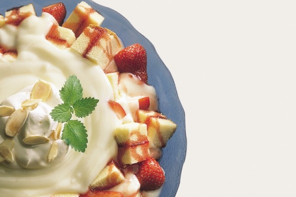 easy strawberry trifle