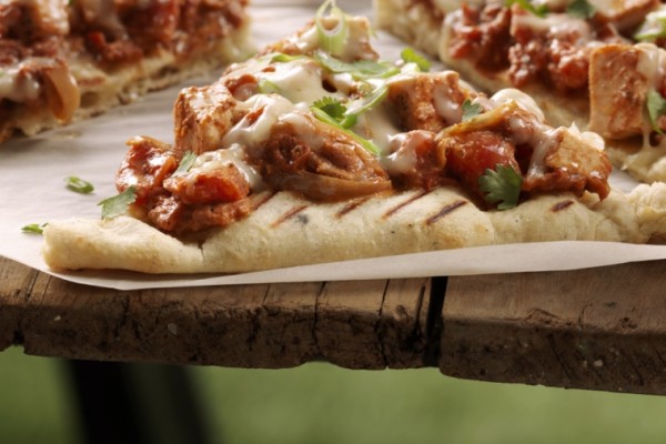 grilled butter chicken pizza
