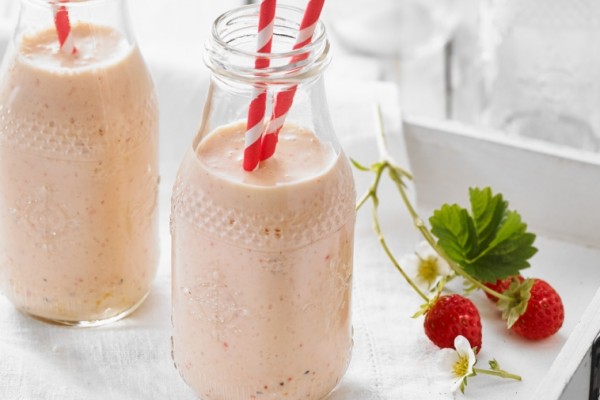 mango strawberry smoothie