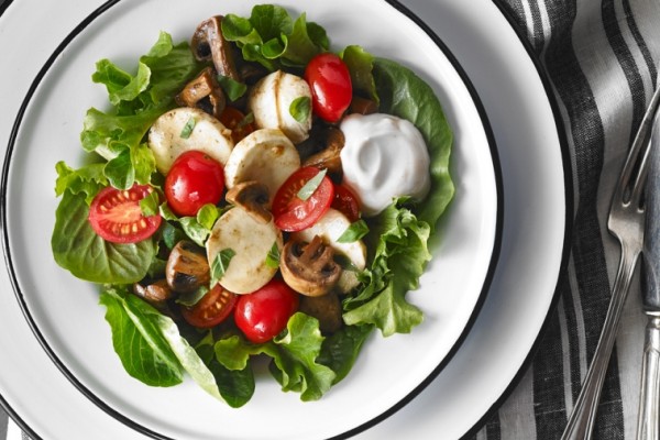 marinated bocconcini mushroom and tomato salad