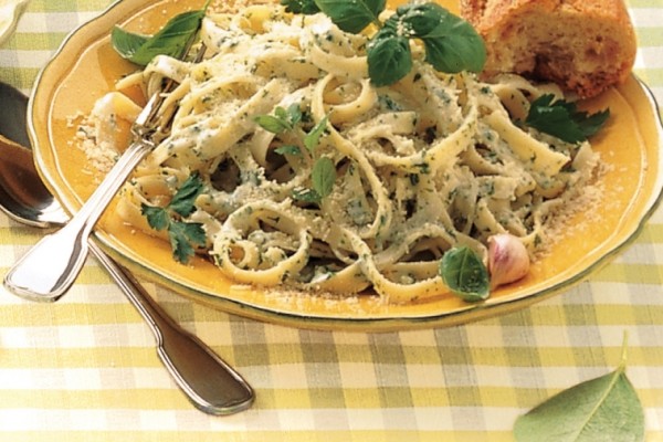 mixed herb pesto linguine