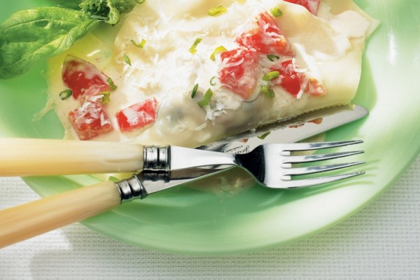 mushroom ravioli in fresh tomato cream sauce