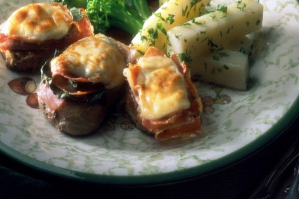 pork tenderloin with prosciutto and mozzarella