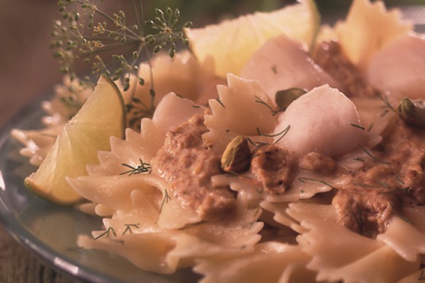 scallop bows with pistachio