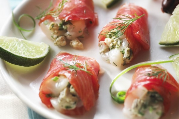 scallops tartare with smoked salmon and blue cheese