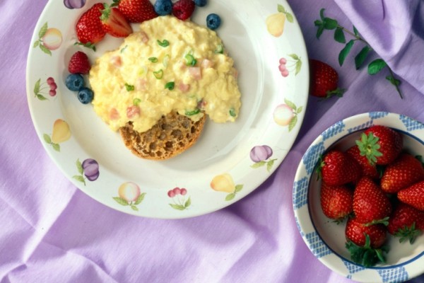 scrambled eggs with cheese