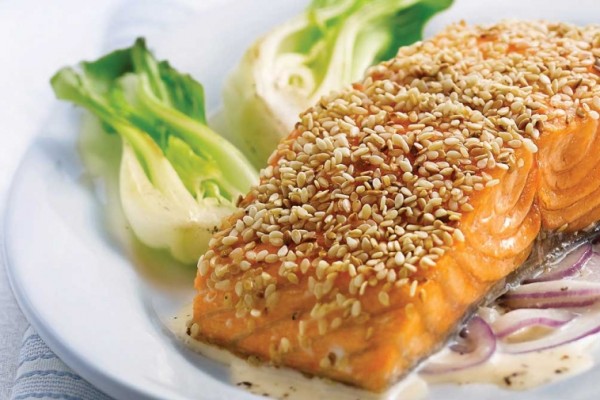sesame salmon fillets with red onion and ginger cream