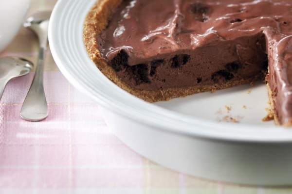 sinful brownie ice cream pie with decadent chocolate sauce