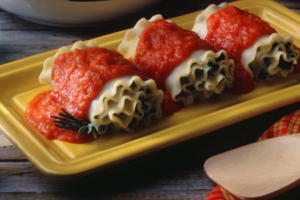 spinach and ricotta cheese lasagna rolls