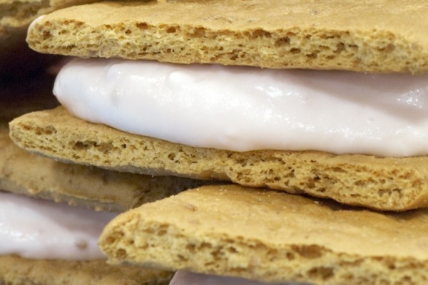 strawberry cream sandwiches