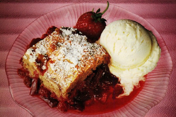 strawberry rhubarb cobbler
