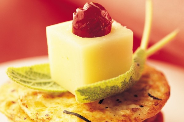 surprise gouda canapes