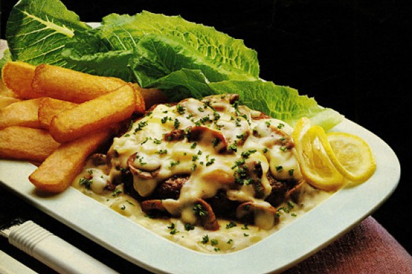 veal burgers with mushroom sauce