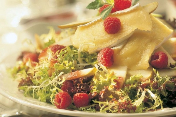 warm brie salad