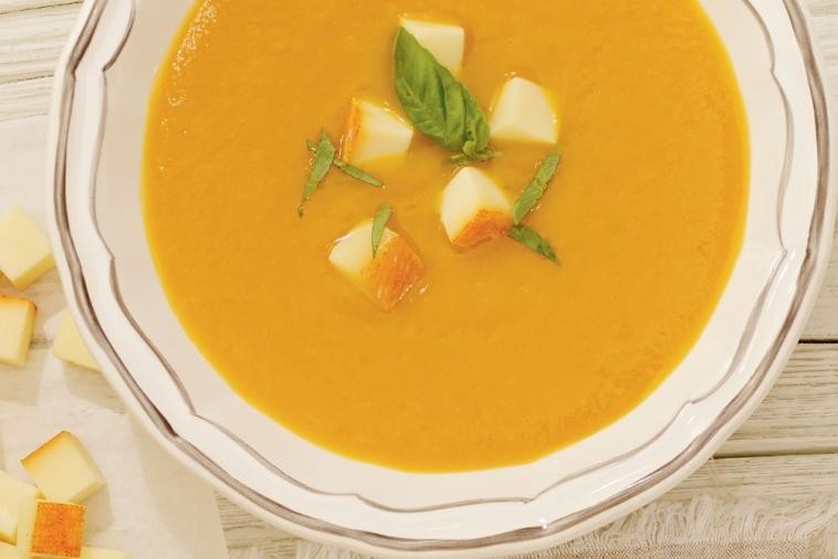 Potage de courge poivrée à la tomate et au Mamirolle
