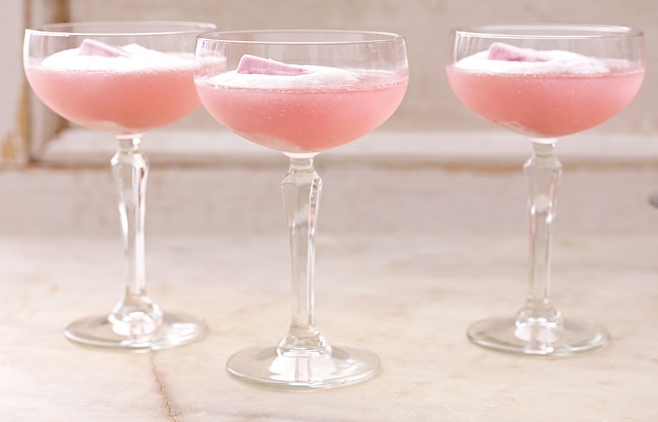 3 glasses of festive marscapone float 