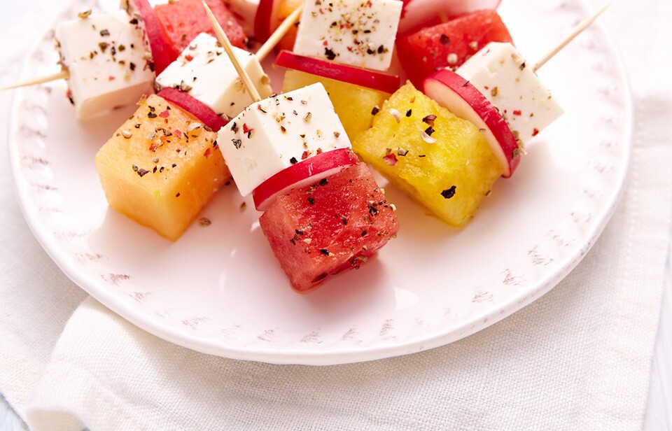Feta and melon brochettes