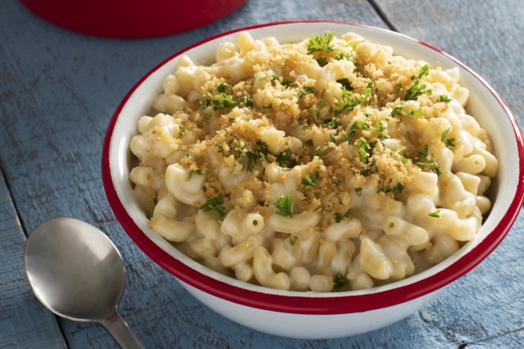 Homemade creamy mac ’n cheese with golden cheese topping, made with rich Canadian dairy.