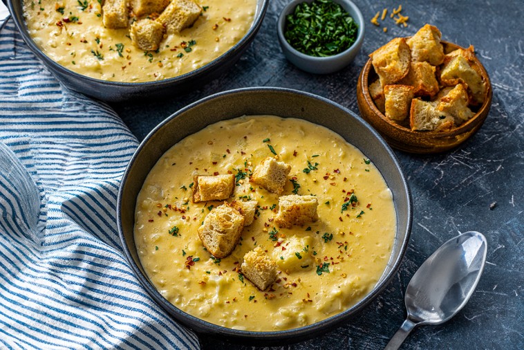 Cream of Cauliflower and Cheddar Soup