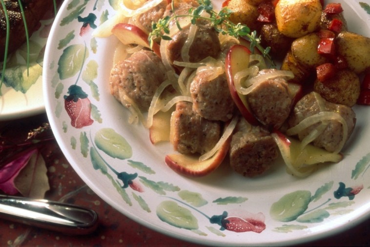 apple and onion sausages