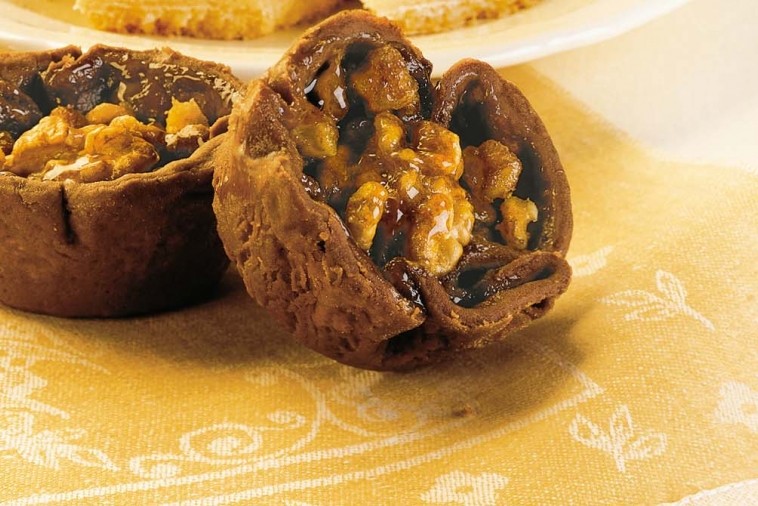 butter tarts with chocolate crust