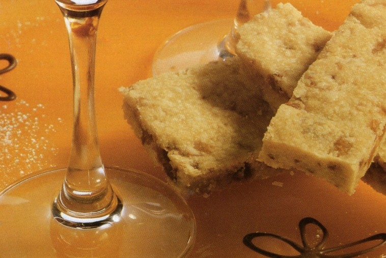 caramel macchiato shortbread bars