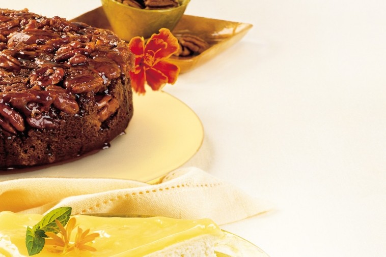 caramel pecan chocolate ring cake