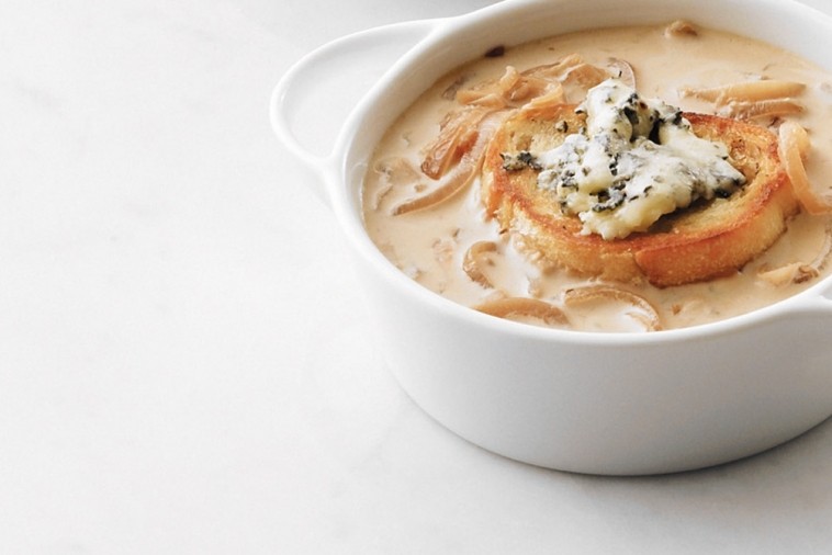 caramelized onion soup with blue cheese croutons