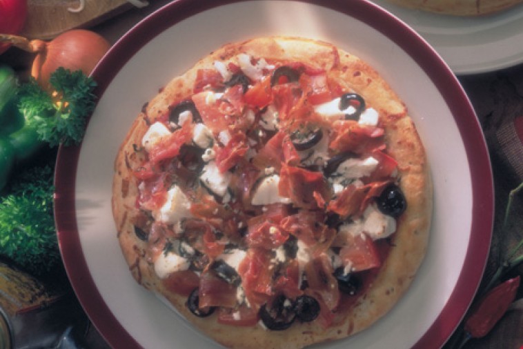feta cheese and prosciutto pizza