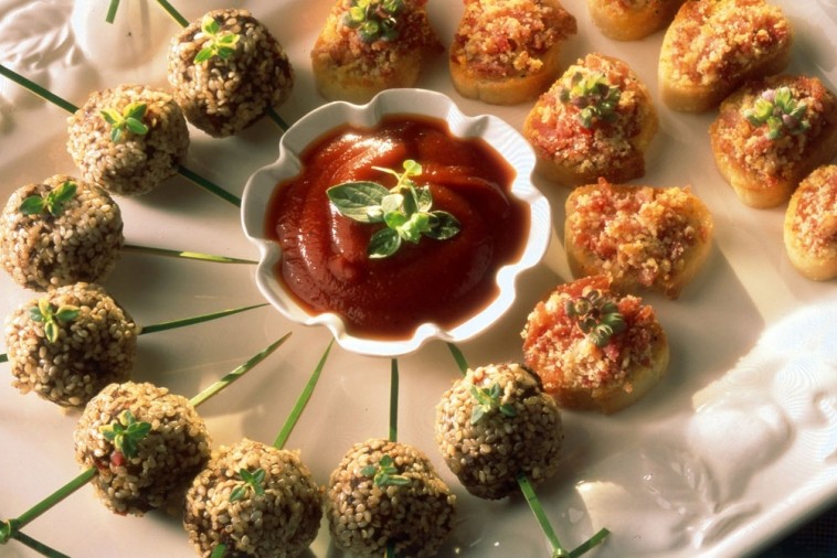 fresh coriander beef meatballs with sour cream sauce