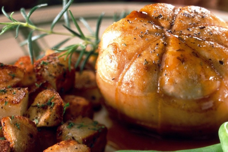 Maple-glazed chicken tournedos topped with poppy seeds, served with Canadian dairy