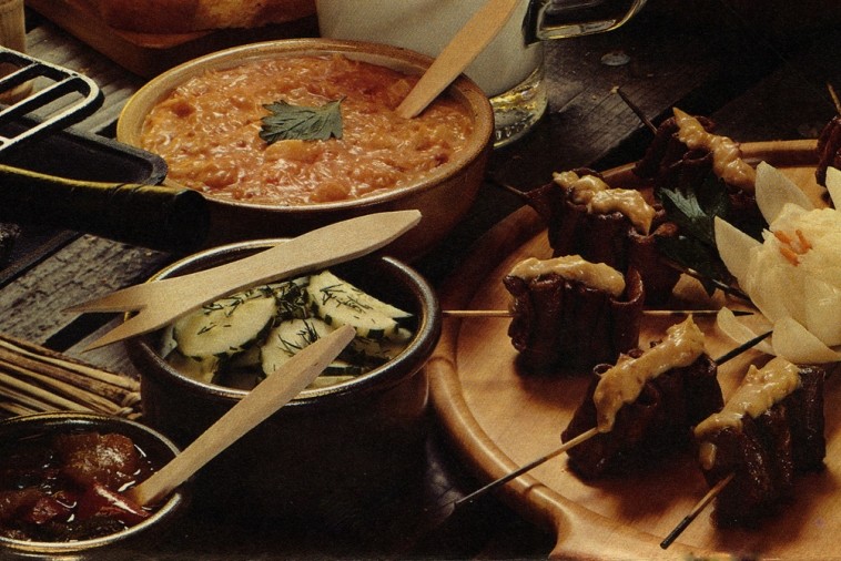 oriental barbecued pork with pineapple peanut sauce