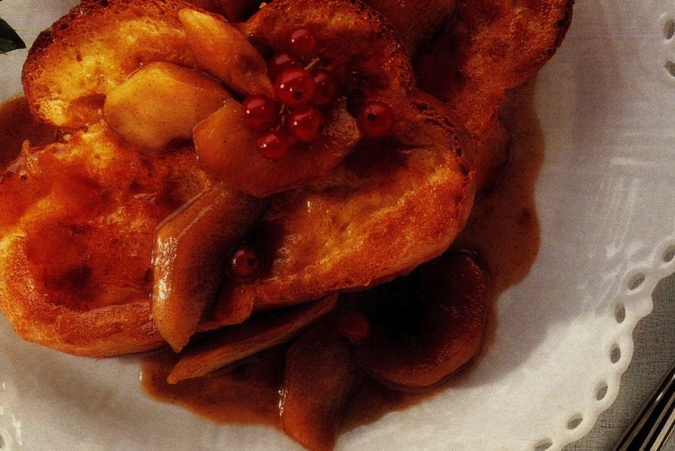 oven baked french toast with apples and cinnamon syrup