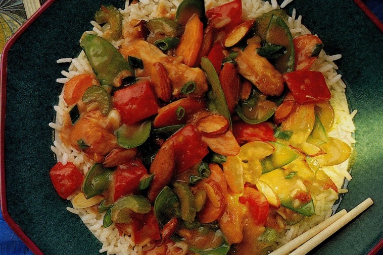 stir fry chicken with almonds
