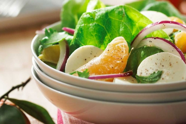 tangerine and red onion salad with bocconcini
