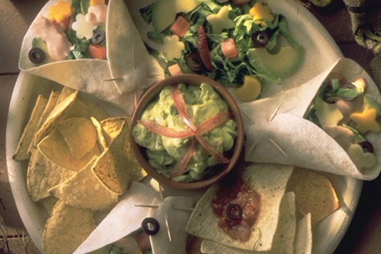 tortillas con pollo with salsa