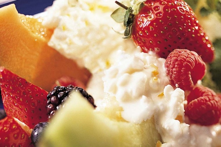 very berry cottage cheese salad