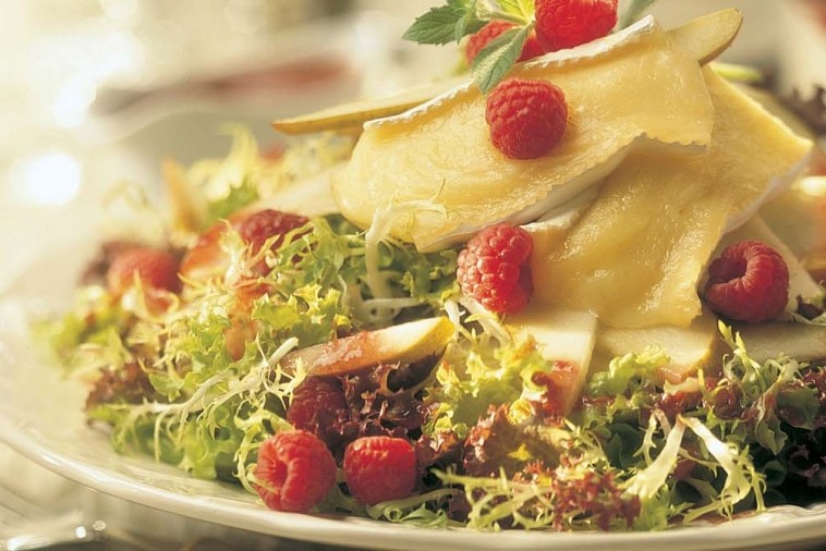 warm brie salad